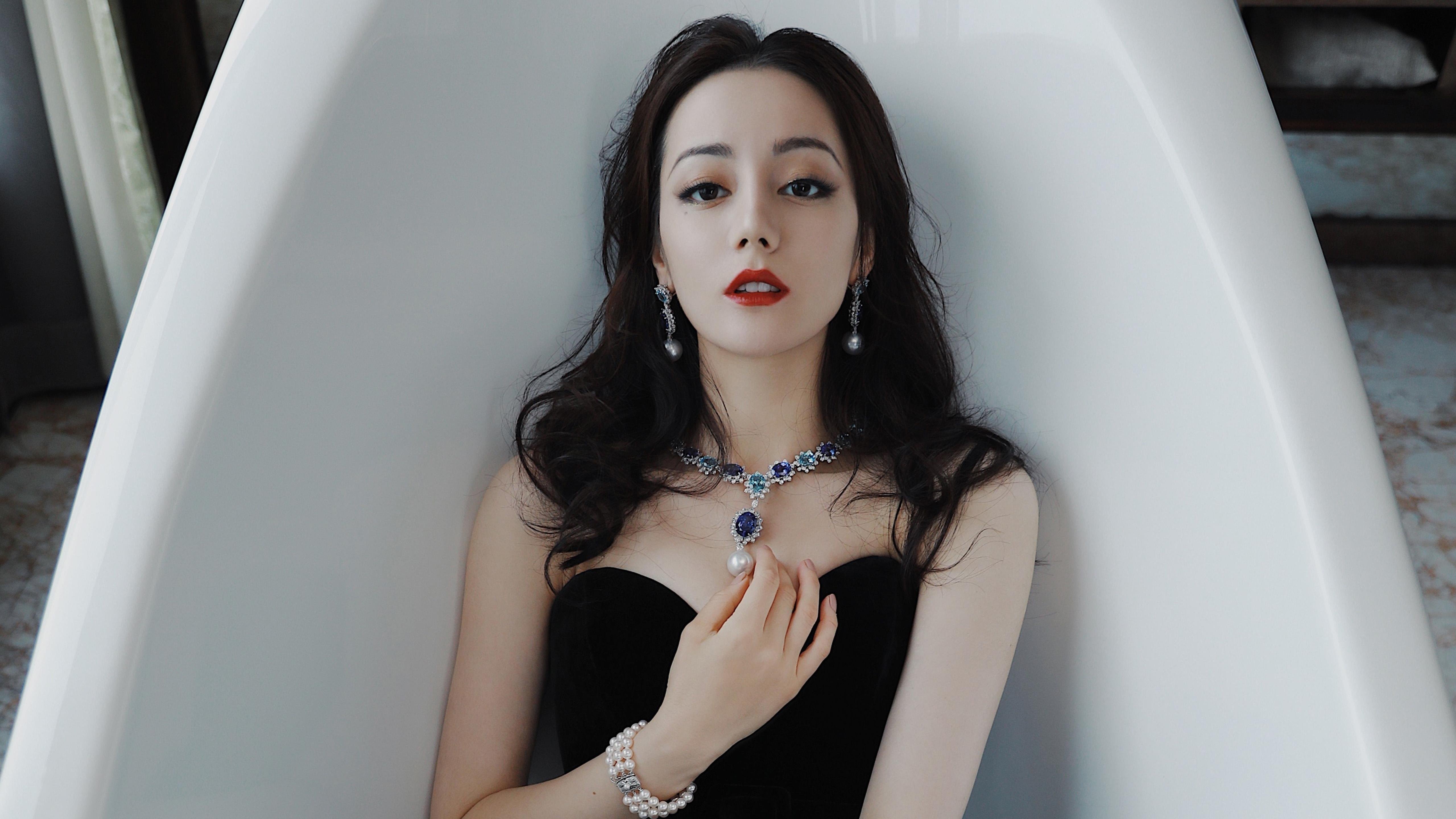 《英雄联盟跨洲巅峰对决，战火燃烧》，《英雄联盟跨洲巅峰对决,战火燃烧》在哪看